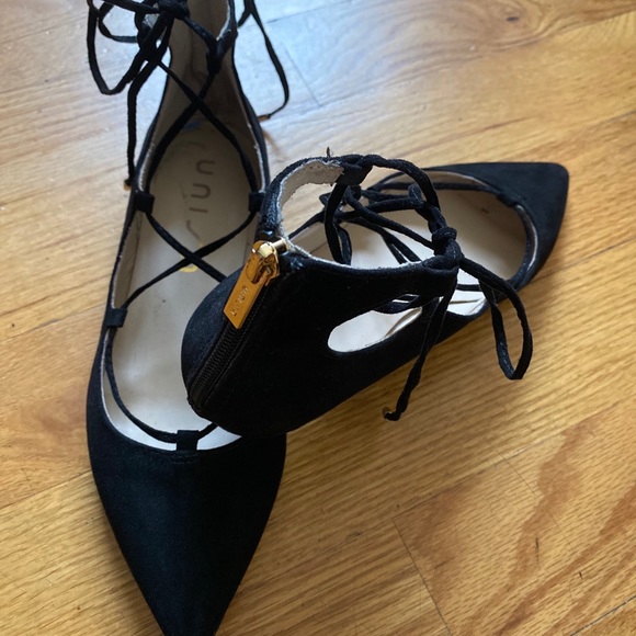 Flats - Picture 2 of 5